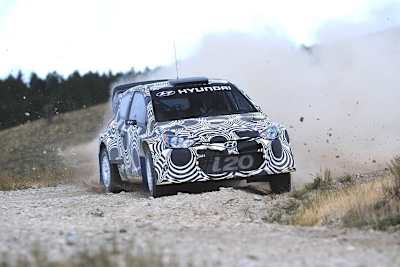 Der Hyundai i20 WRC auf spanischem Schotter