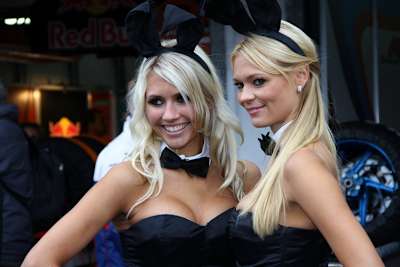 Auch nette Grid-Girls sind bei der IDM dabei