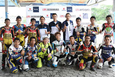 Nobu Aoki (2. R, 4.vl) und seine Schüler 