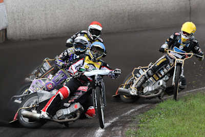 Krzysztof Jablonski (vorne) brachte Wolfslake in die Bundesliga-Finales