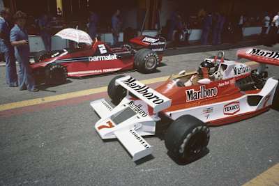 James Hunt: Visier runter zu einer Testrunde im McLaren