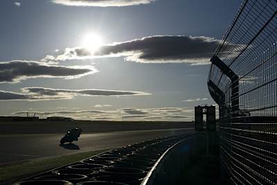 Die Sonne geht langsam unter, das Testverbot naht