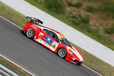 Kessel mit zwei Ferrari in Zolder