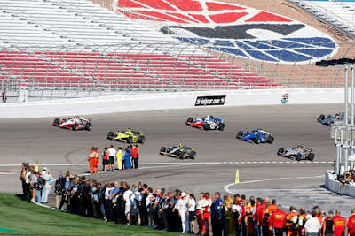 Las Vegas 2011:  Ehrenrunden für Dan Wheldon 