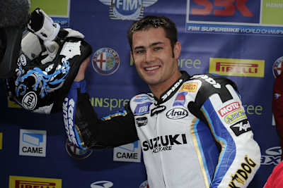 Leon Haslam ist WM-Führender