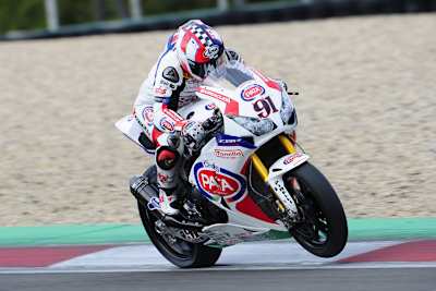 In Imola zeigte Leon Haslam einige schöne Zweikämpfe