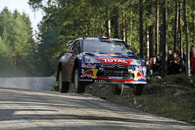 Sébastien Loeb springt zur Finnland-Spitze
