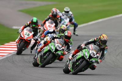 Starkes Kawasaki-Duo: Loris Baz vor Tom Sykes