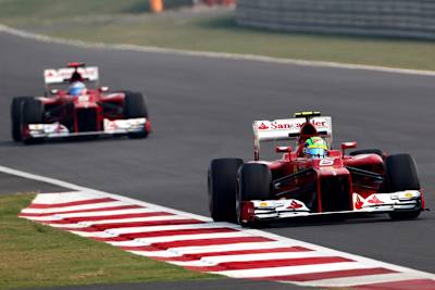 Massa (li) und Alonso behalten für 2012 die Dienstkleidung