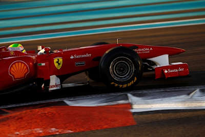 Die erste Testbestzeit mit Pirelli-Reifen geht an Felipe Massa