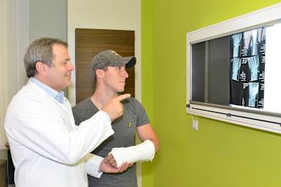 Max Dilger hat das linke Handgelenk mehrfach gebrochen