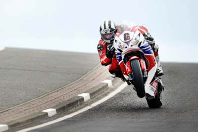 Michael Dunlop startet dieses Wochenende im Seitenwagen.