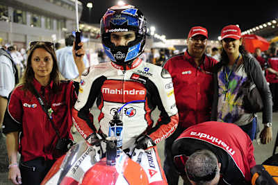 Miguel Oliveira am Startplatz, dahinter Muffadal Choonia