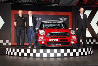 Mini-Führung Ian Robertson (l), David Richards (M.), David Wicock