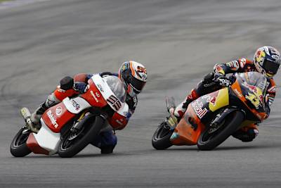 Miroslav Popov (li.) auf Augenhöhe mit Sandro Cortese