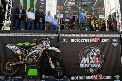 Eine seriennahe Yamaha als Siegermotorrad: Shaun Simpson triumphierte über die Werksfahrer Kevin Strijbos (Suzuki) und Tony Cairoli (KTM)