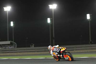 Nachtarbeiter: Dani Pedrosa rast 2012 durch die Wüste