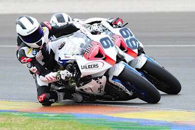 Stefan Nebel (9) und Lucy Glöckner (69) steuern die HP4 auf der Strecke