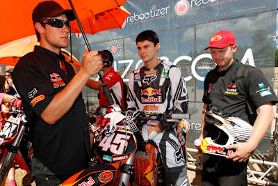 Jake Nicholls hat sich den Knöchel gebrochen