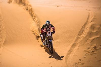 Goncalves half dem schwer gestürzten Olivier Pain