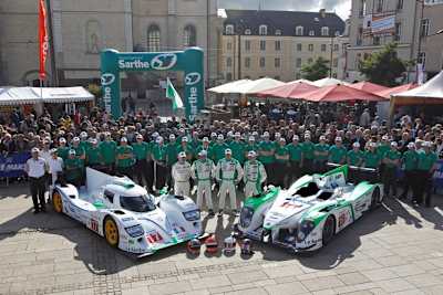 Pescarolo mit dem Dome (li.) und dem 03 in Le Mans.