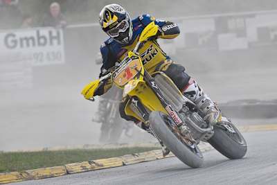 Petr Volicek wird auch 2010 wieder auf DSR-Suzuki antreten