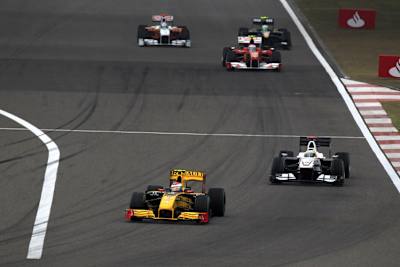 Anfangsphase: De la Rosa hinter Petrov und vor den Ferrari