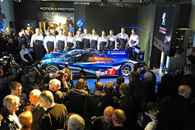 Wer steht bei Peugeot auf dem Mannschaftsfoto 2012?