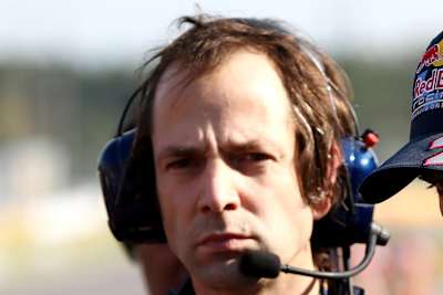 Pilbeam soll Lotus an der Strecke helfen