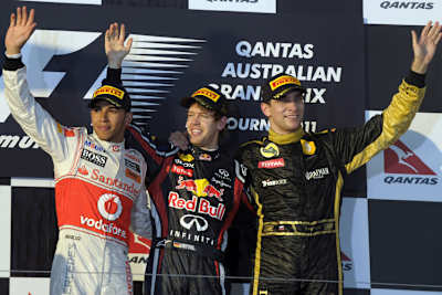 Hamilton (l.i.) fliegt zurück, Vettel bleibt in Asien