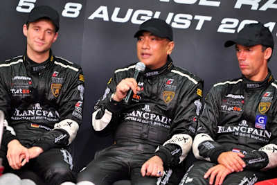 Tunku Hammam Sulong zwischen Christopher Haase und Peter Kox 