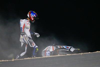 Ratthapark Wilairot nach seinem Sturz auf dem Sachsenring