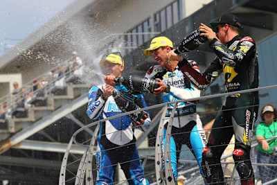 Siegerpodest: Nakagami, Sieger Rabat und Redding (re.)