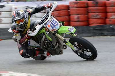 Scott Redding: Auch so lässt sich eine Supermoto-Maschine schnell steuern