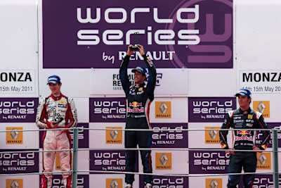 Ricciardo (Mitte) und Vergne (re.) in Monza 2011