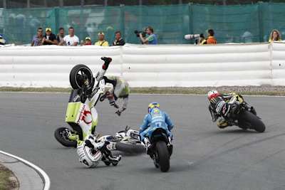 Sachsenring: Espargaro fliegt über die Honda