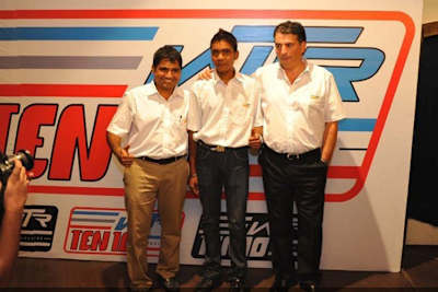 Sarath Kumar (Mitte): Erster Inder in der WM