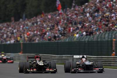 Nico Hülkenberg (re.) im Duell mit Kimi Räikkönen