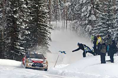 Sébastien Loeb holt auf