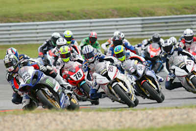 Die IDM-Superbike-Piloten sind im Anrollen