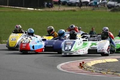 Seitenwagen dürfen zwei Mal fahren