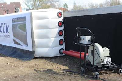 So werden die Sidijk-Airfences mit Luft befüllt
