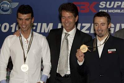 v. l.: Kenan Sofuoglu, Paolo Flammini, Max Biaggi