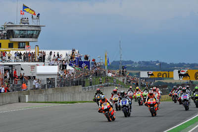 MotoGP-Start auf dem Sachsenring 2012