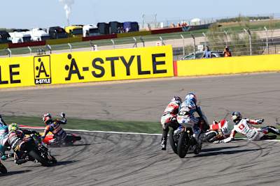 Am Boden: Krummenacher (rechts), Marquez