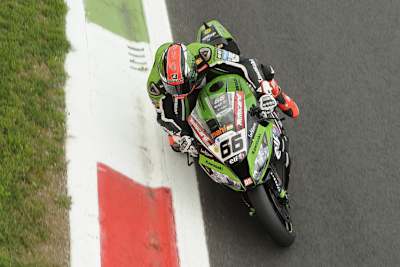 Tom Sykes auf dem Weg zur nächsten Pole-Position