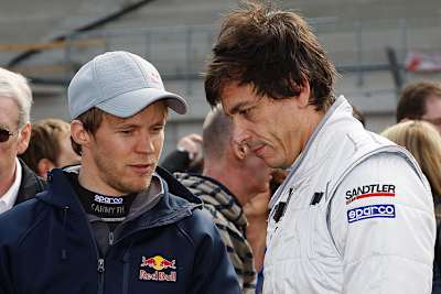 Toto Wolff (re.) ist ab sofort Teilhaber bei Williams.