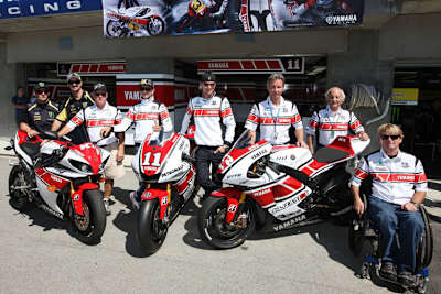 Laguna Seca: Yamaha Team in historischen Farben