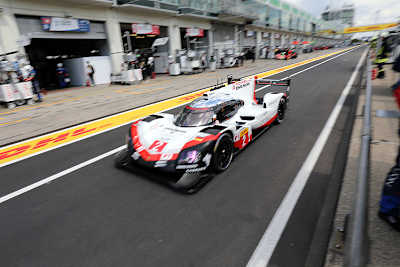 Porsche 919 Hybrid mit Timo Bernhard, Earl Bamber und Brendon Hartley
