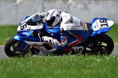 Stefan Ströhlein dominiert in der Suzuki GSX-R 750 Challenge